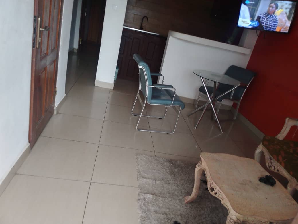 Cheap Guest House in Douala — photo 5