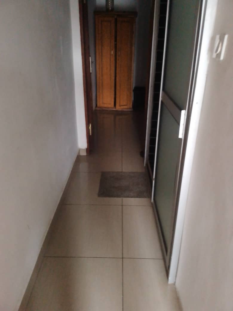 Cheap Guest House in Douala — photo 7