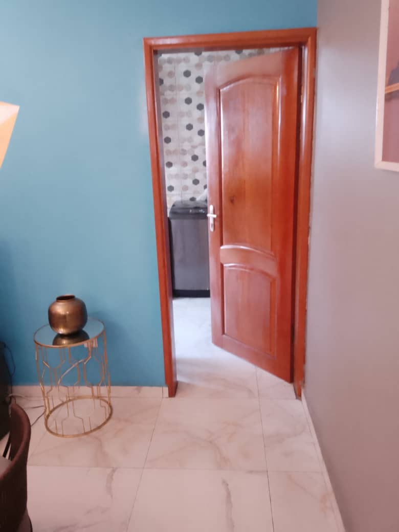 Spacious Guest House Bonamoussadi — photo 7