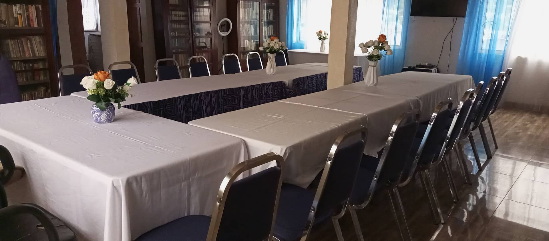 Conference hall to let at new town — photo 3
