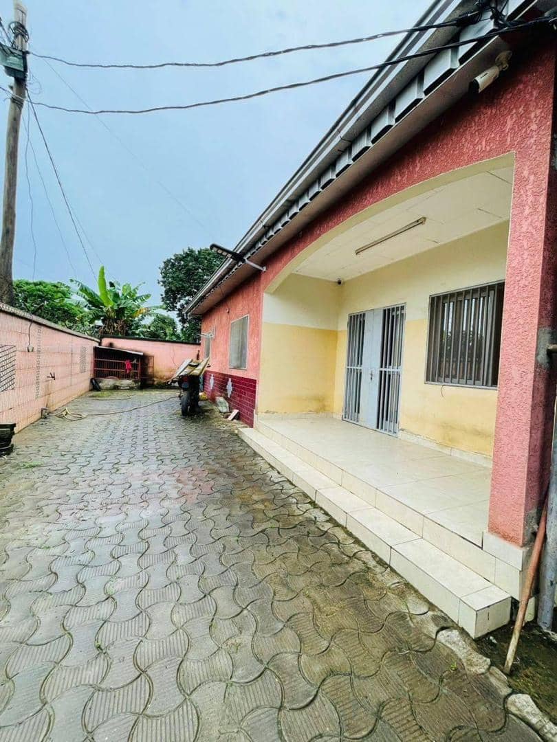 VILLA IN DOUALA 
