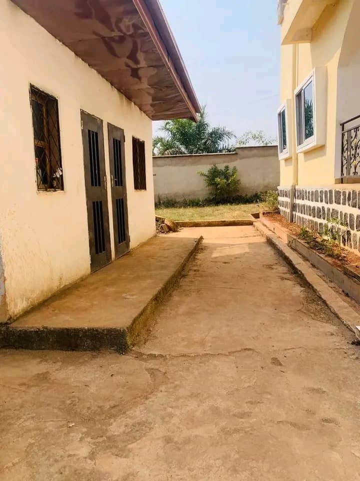Affordable house for sale around the bamenda 3 council mile4 