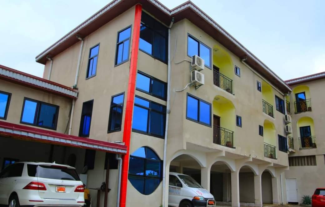 LA CASTROL FURNISHED APARTMENTS  — photo 2