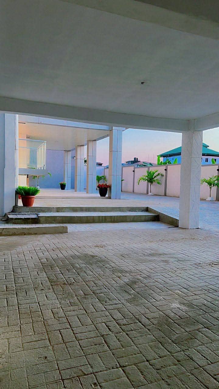 TWIN TOWER APARTMENTS  — photo 2
