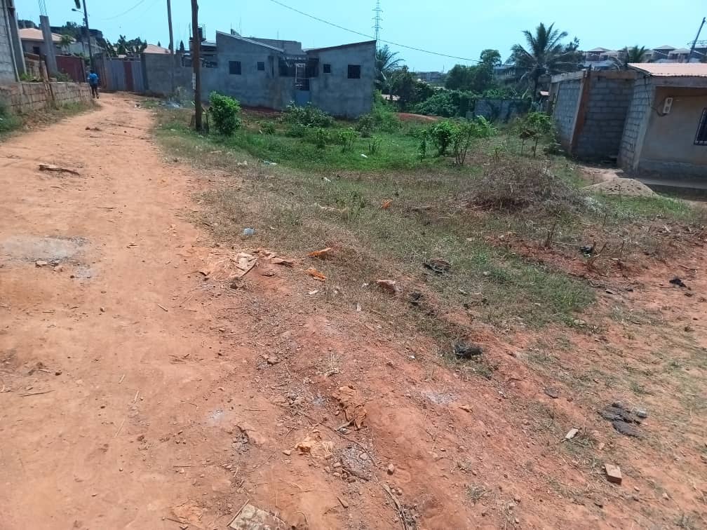 Plot area with a two room house 500m2 standing  — photo 3