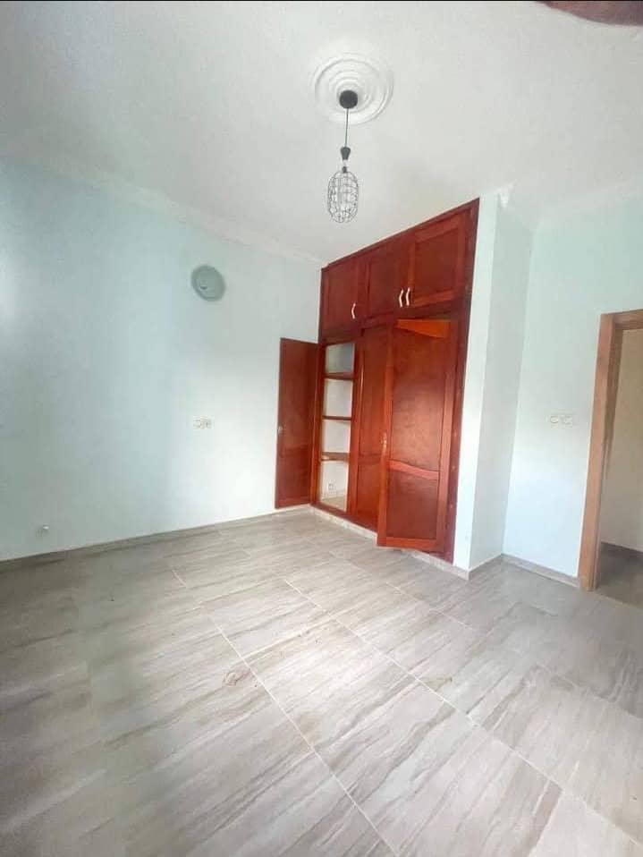 Vaste appartement Ultra Moderne à louer santa barbara yaounde — photo 7