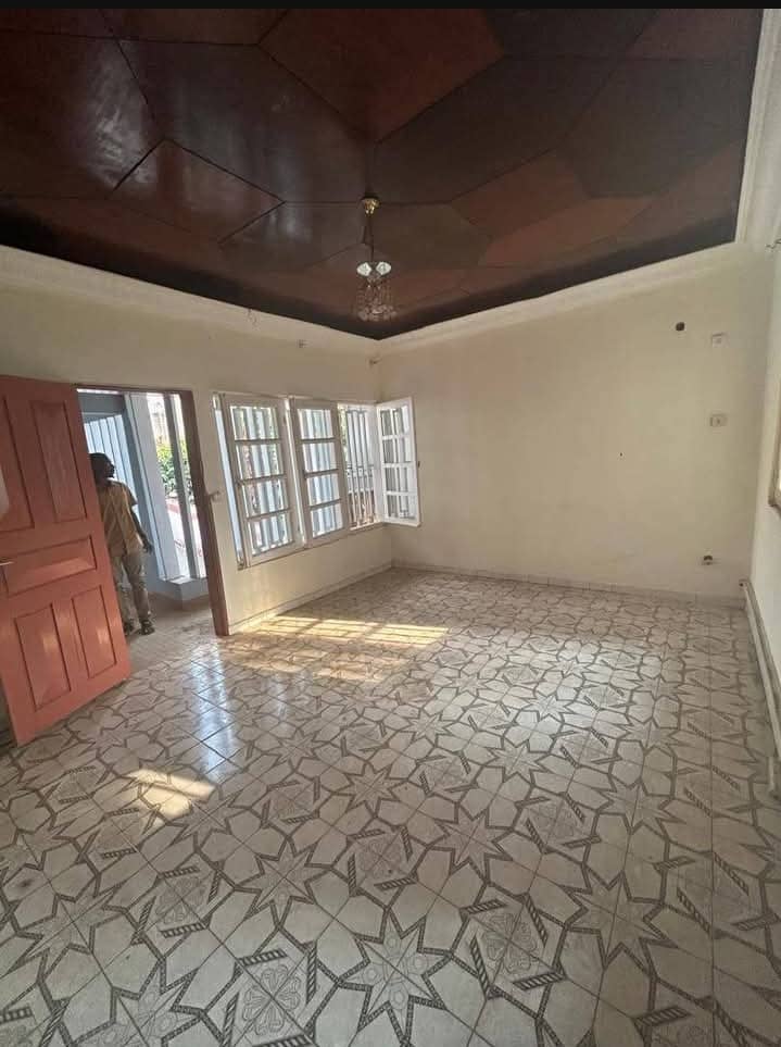 villa moderne à louer Bastos — photo 7