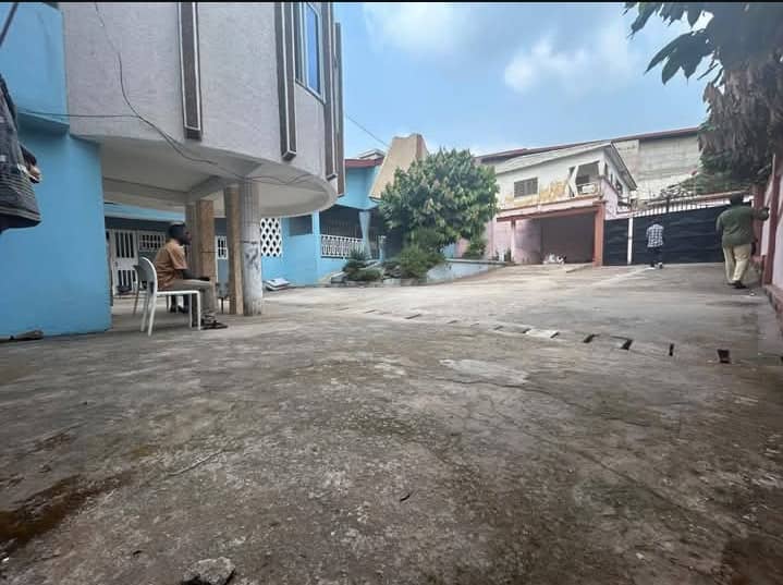 villa moderne à louer Bastos — photo 2