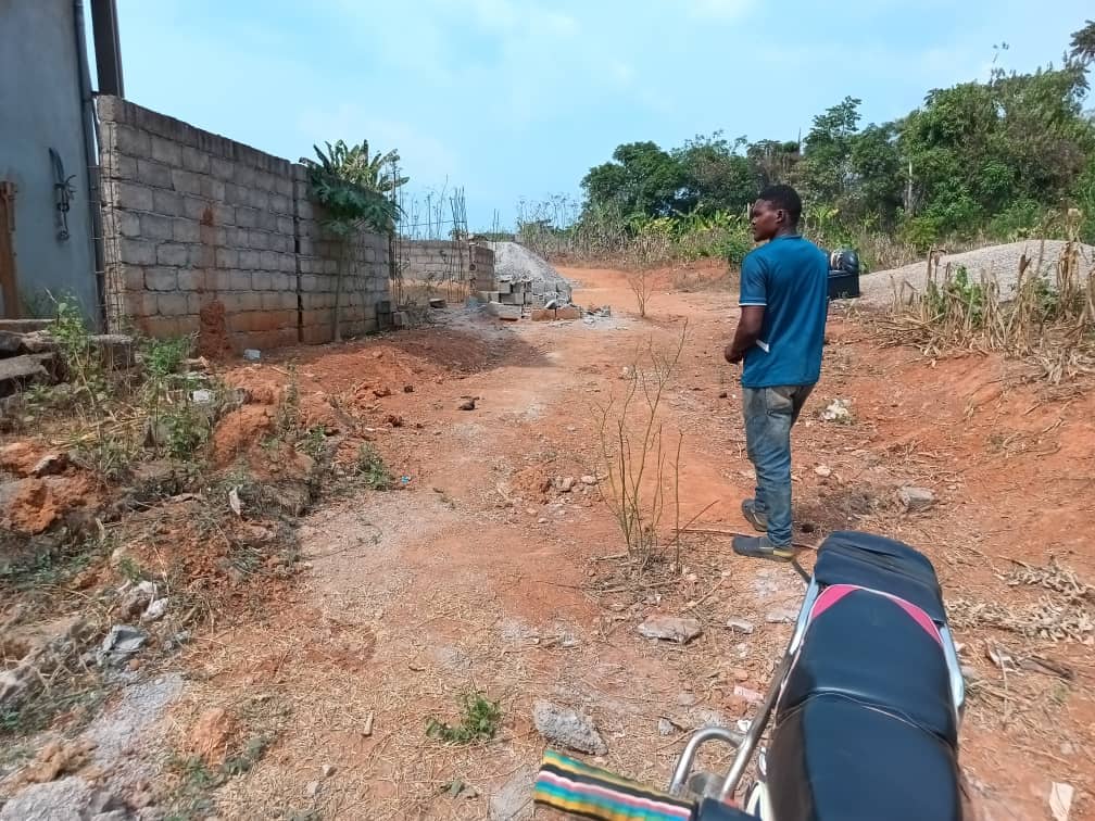 300m2 Residential plot area available 