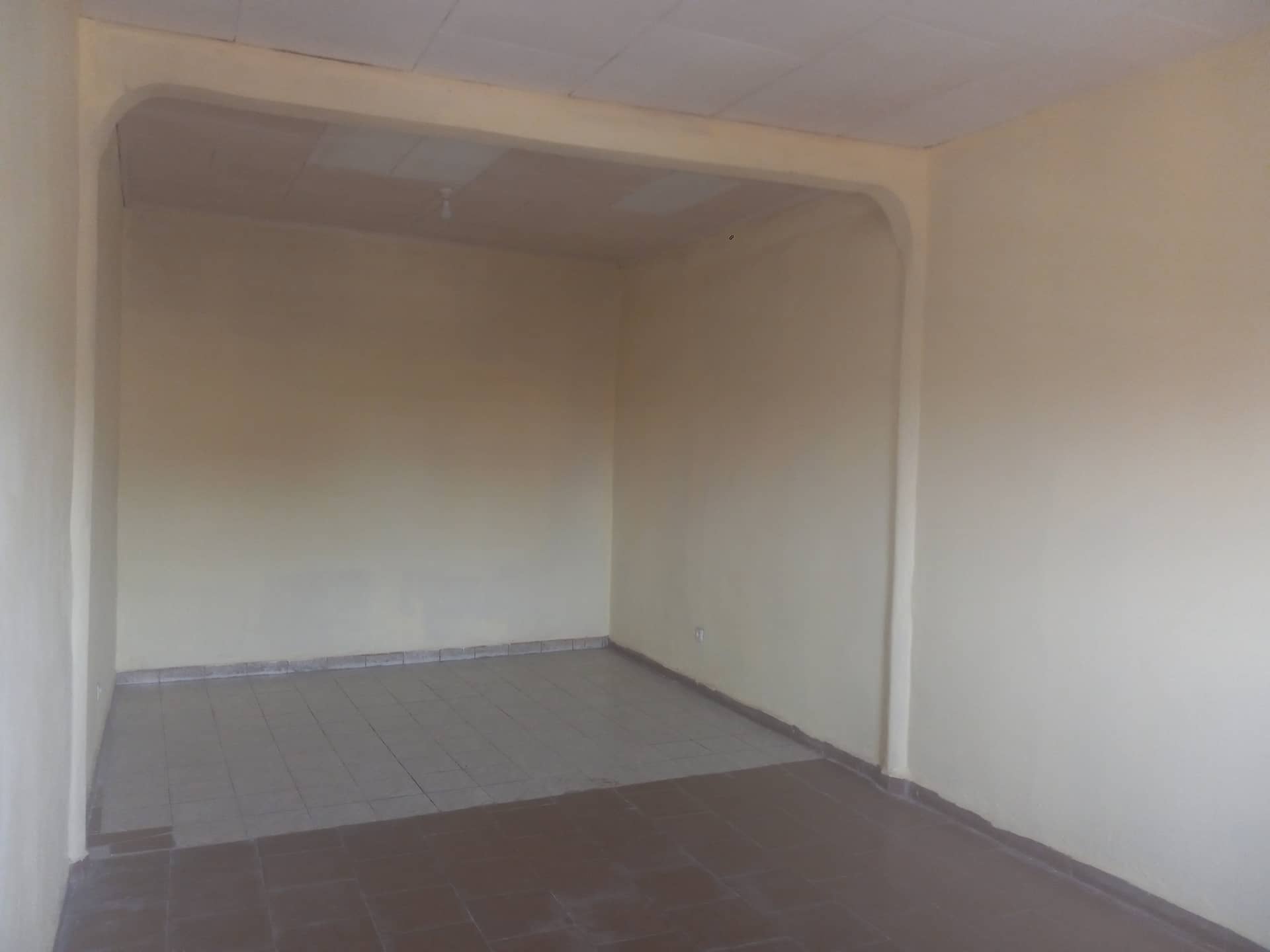 Espace boutique/bureau — photo 3
