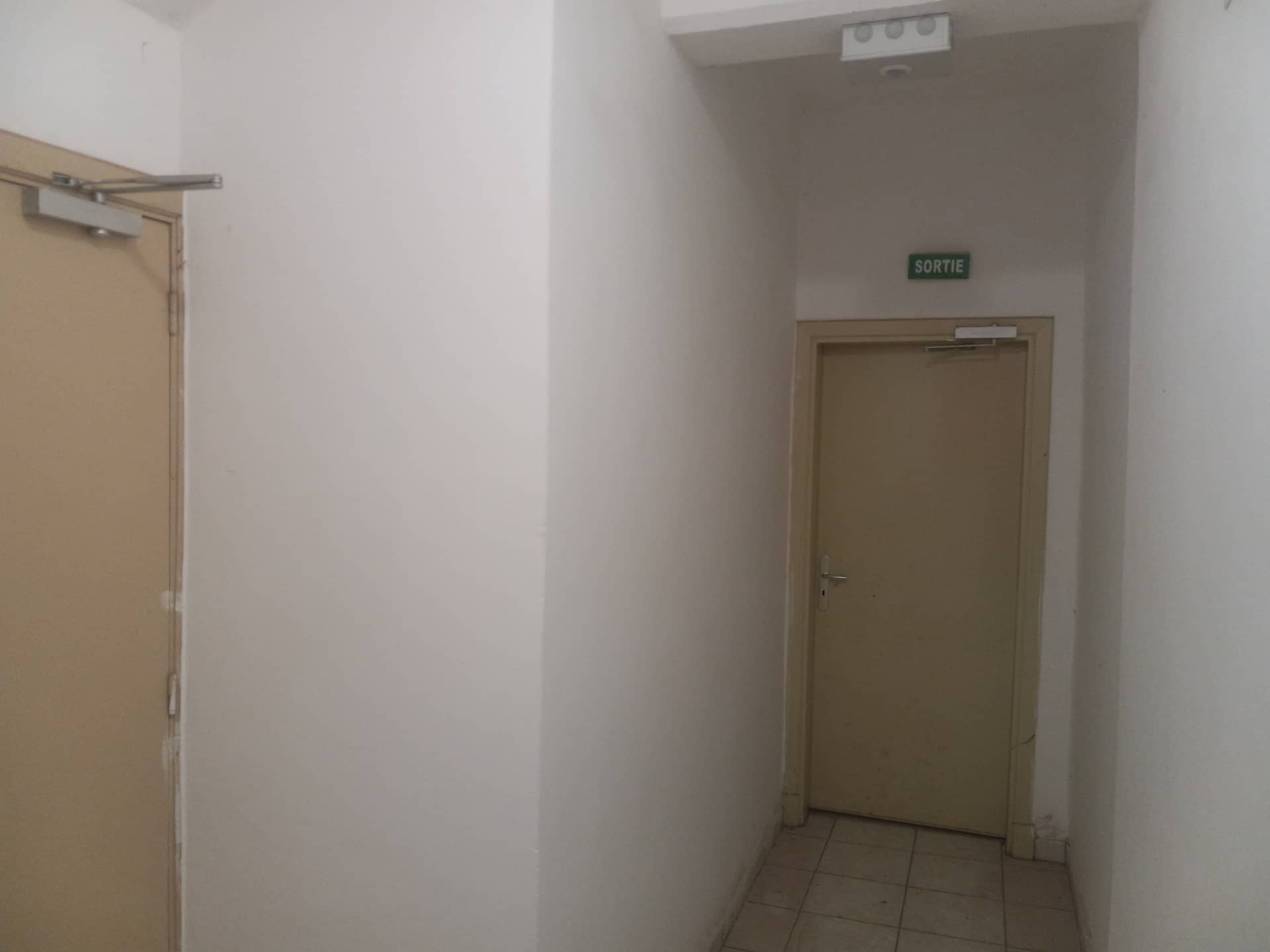 Immeuble commerciale — photo 3