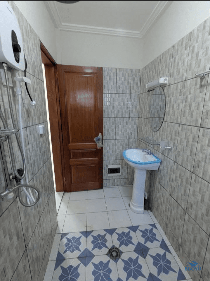 vaste appartement moderne Fougerolles — photo 6