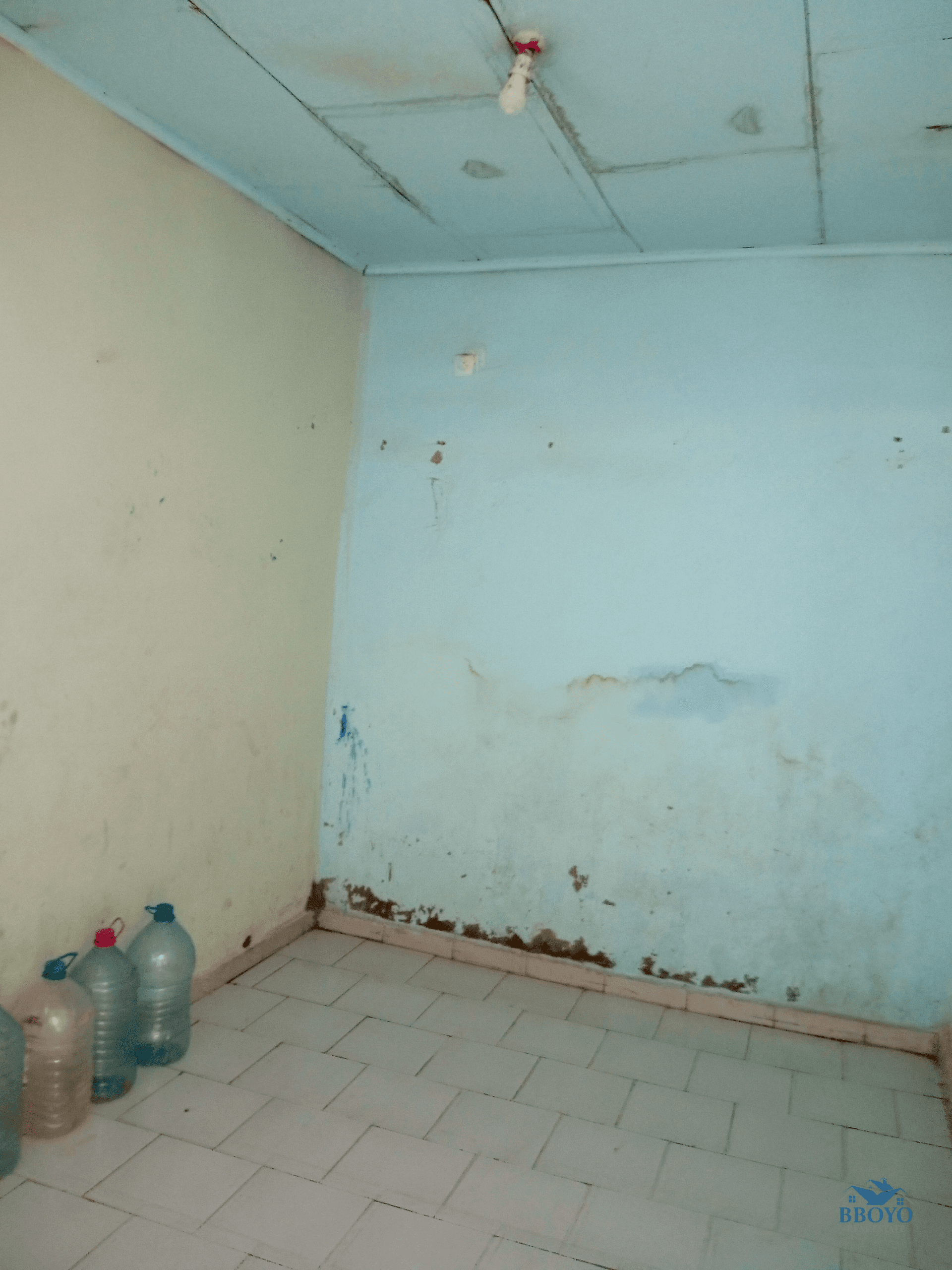 Chambre simple à louer à Ngona  — photo 2