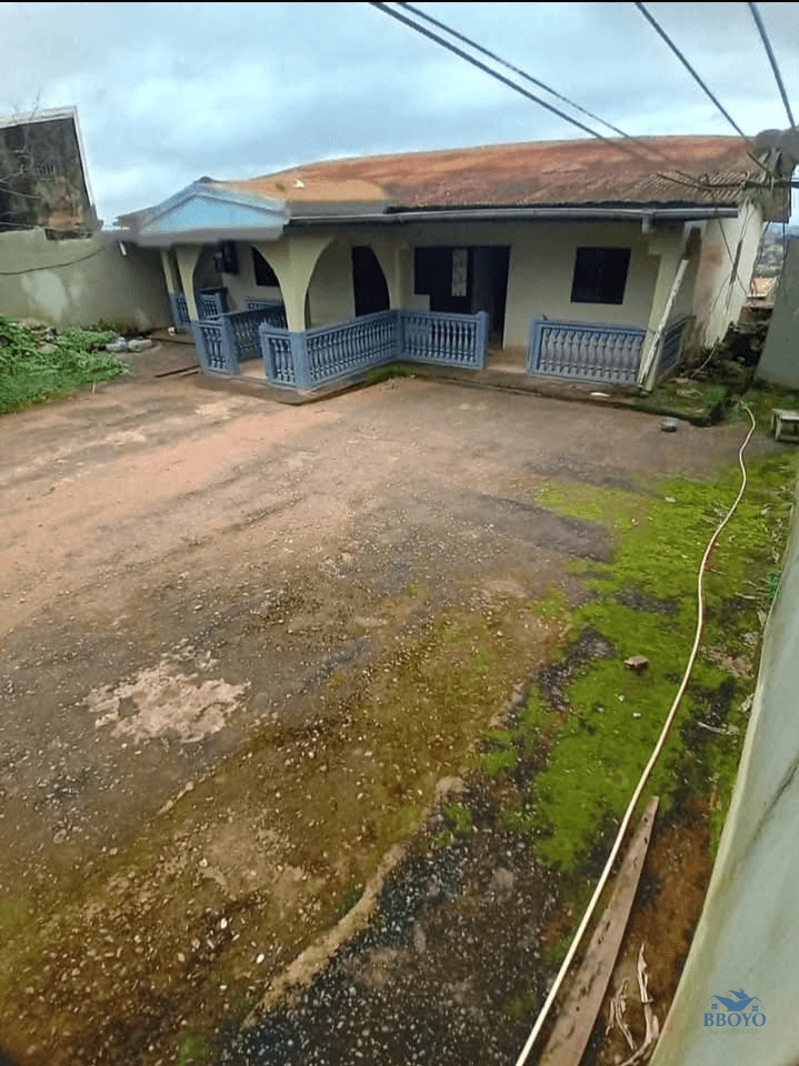 Grande Villa à Nkolmesseng