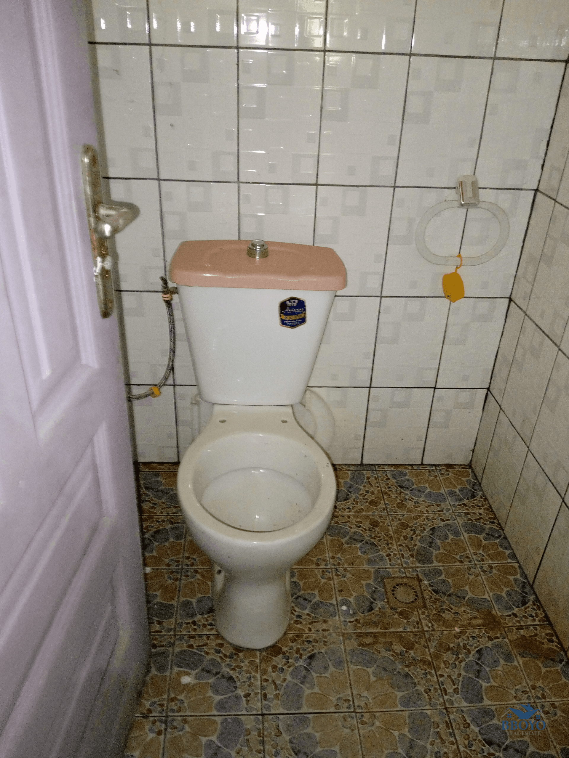 Studio moderne à louer à EYEBE  — photo 4