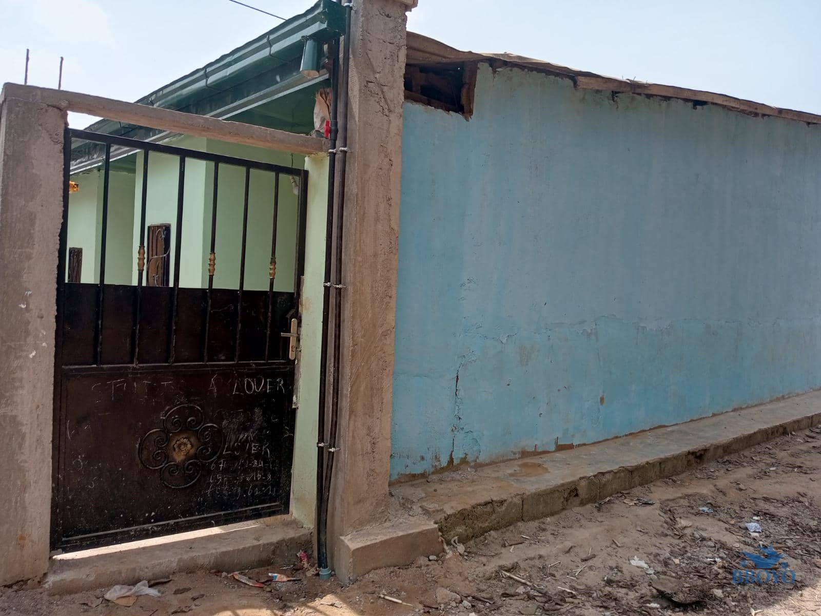 Simple studio to rent at Eleveur Mballa  — photo 3
