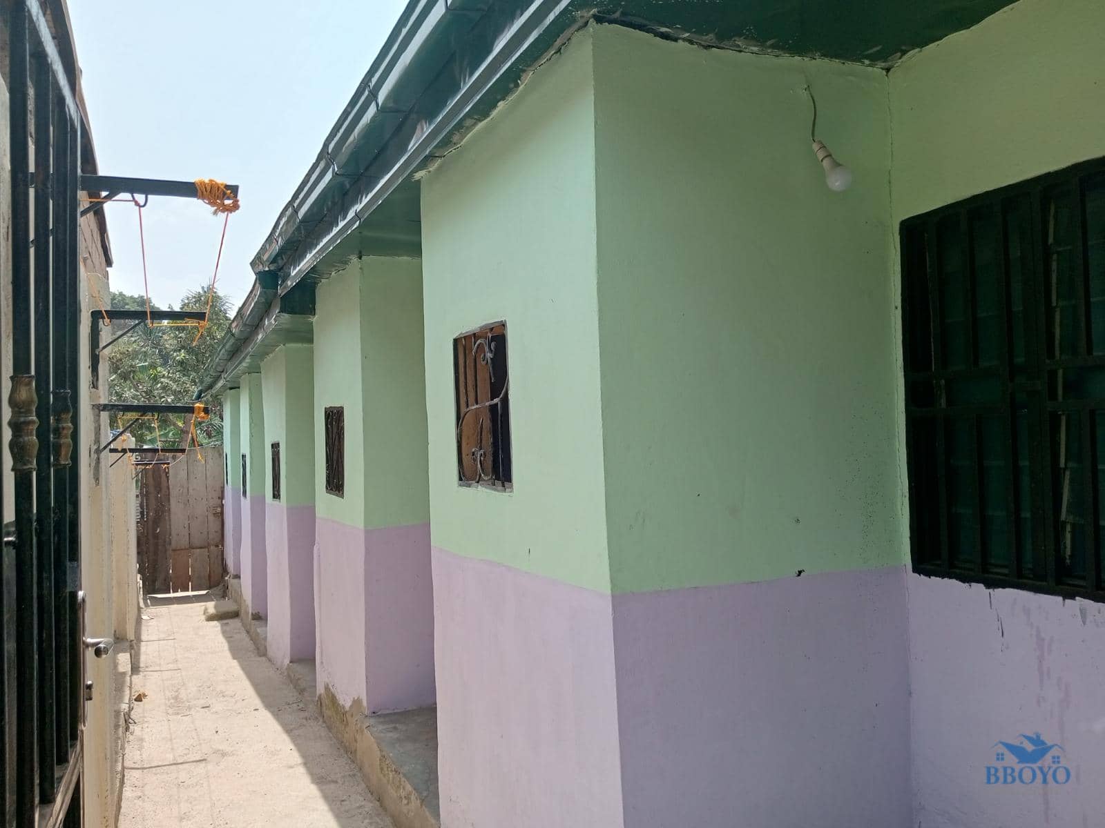 Simple studio to rent at Eleveur Mballa  — photo 2