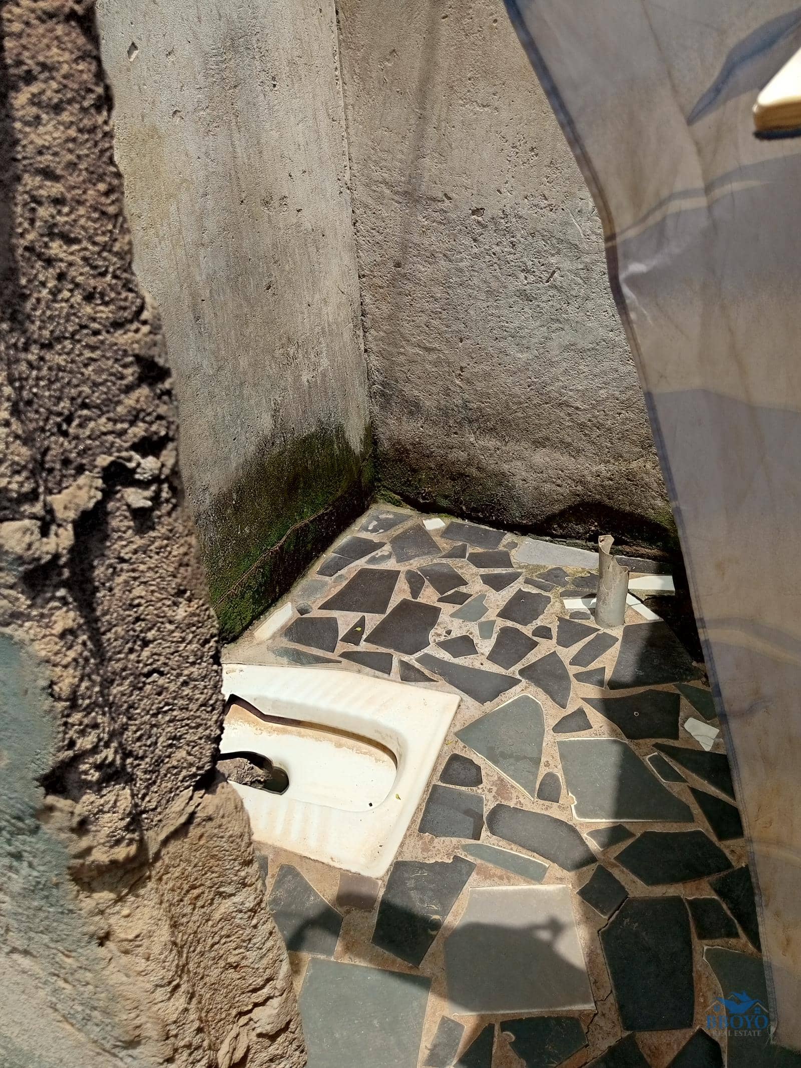 Simple studio to rent at Eleveur Mballa  — photo 5