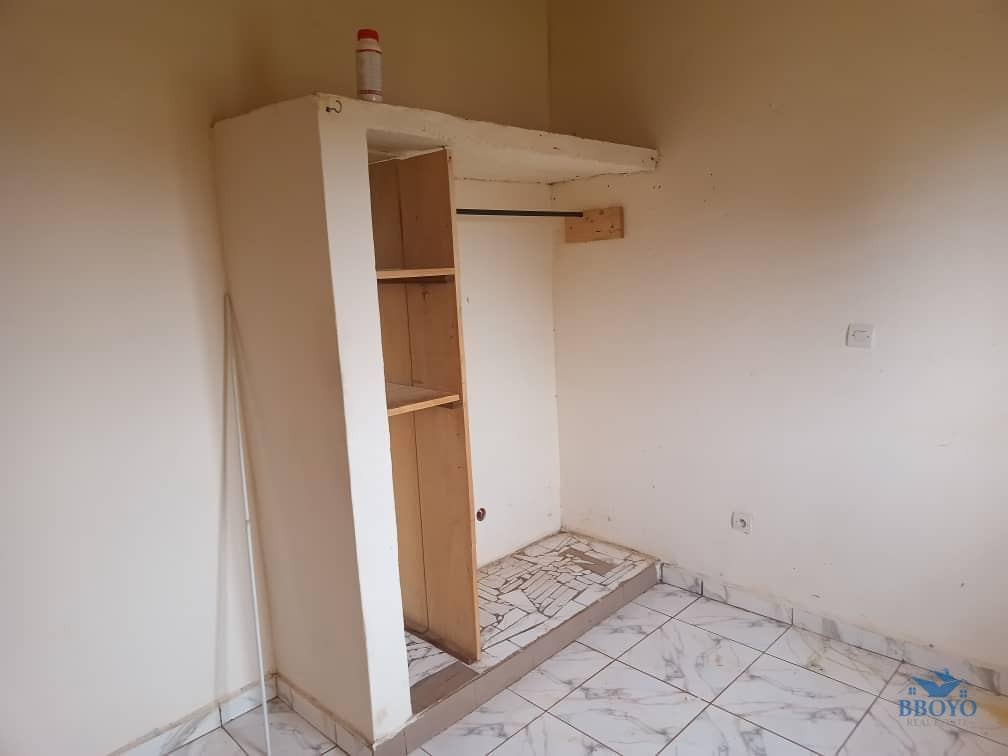 Modern studio standing — photo 7