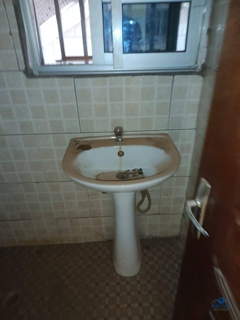 J-kobi Plaza 2 — photo 5