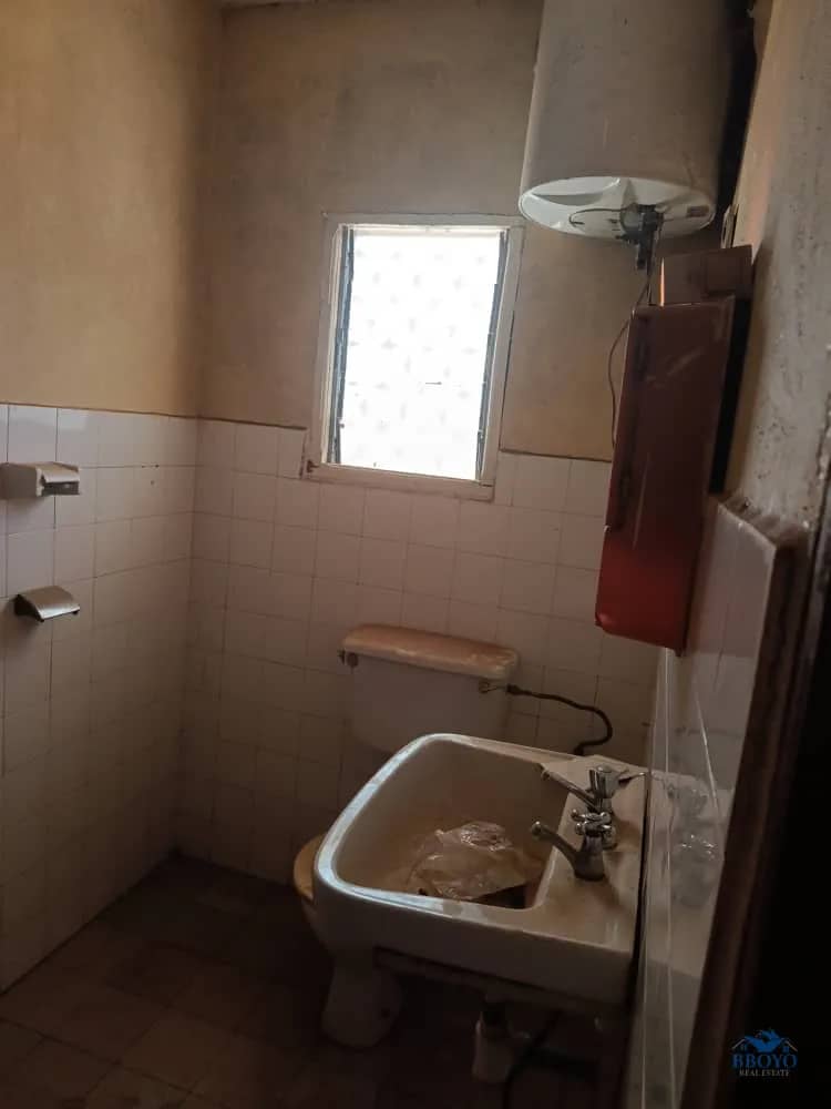 Bobe Linus's Compound  — photo 3