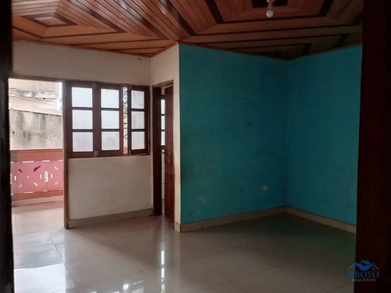 Modern studio at Eleveur Mballa  — photo 6