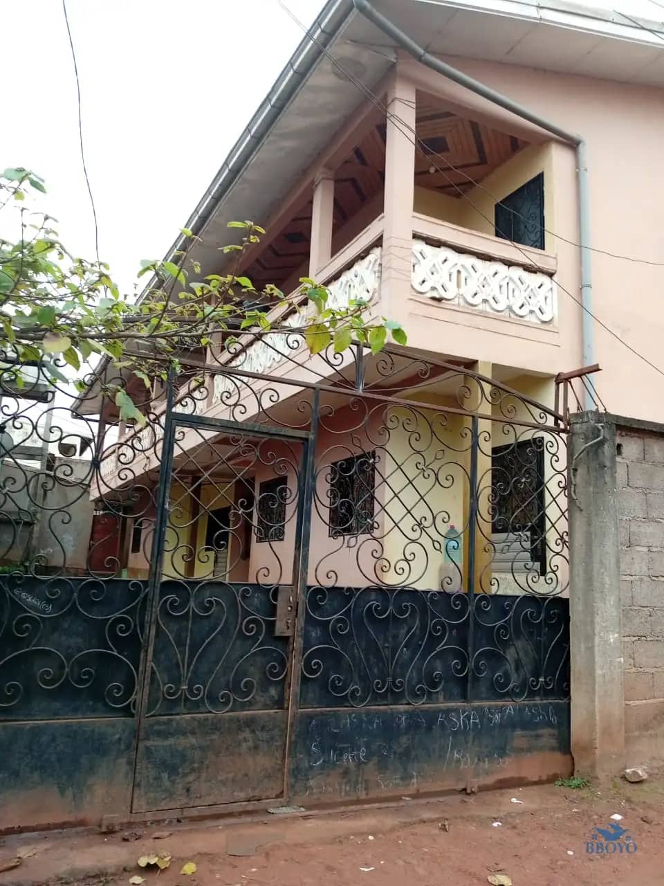 Modern studio at Eleveur Mballa  — photo 2