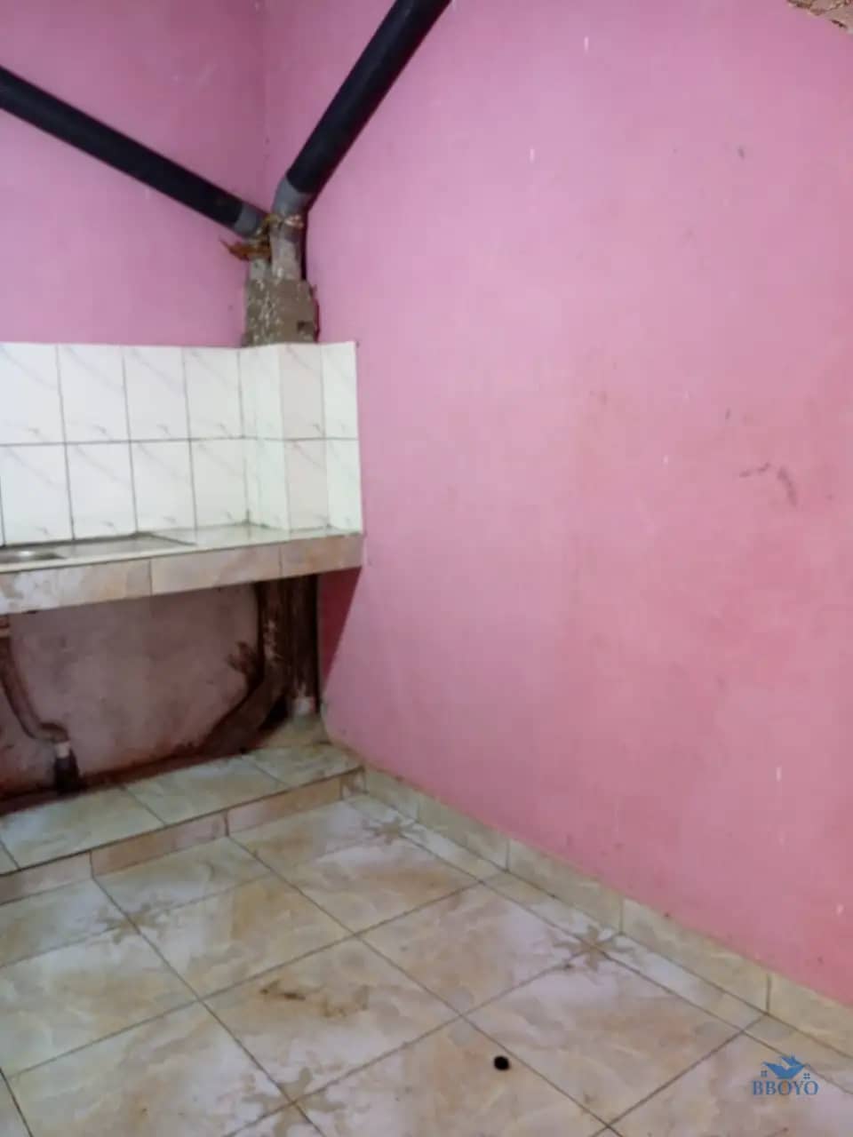 Modern studio at Eleveur Mballa  — photo 7