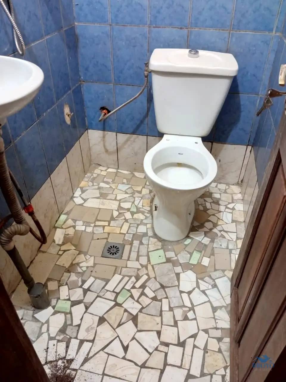 Modern studio at Eleveur Mballa  — photo 6
