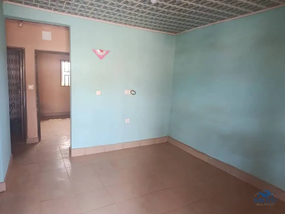 Pa Eze's  Building  — photo 4