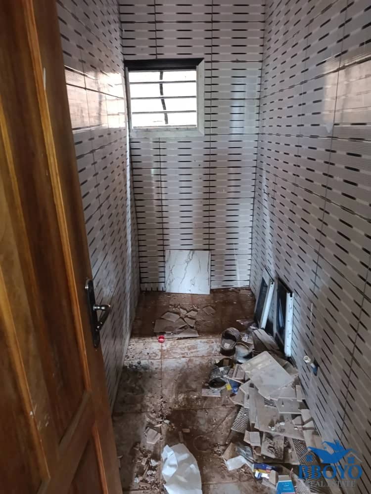 Mr Akwo's Building — photo 5