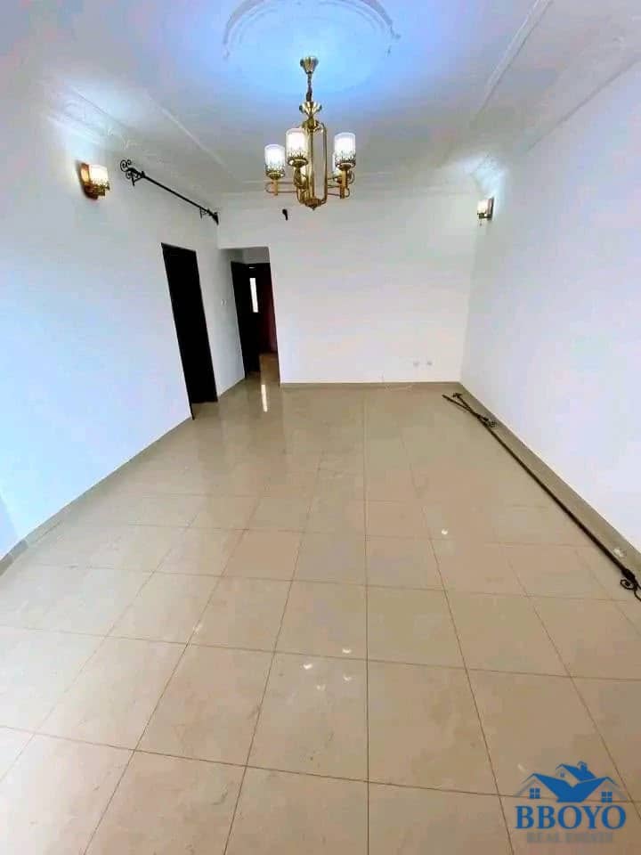 Studio moderne à louer à Nsam — photo 6