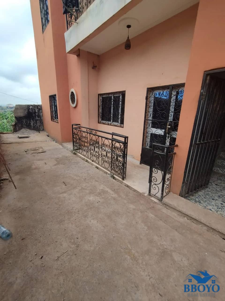 Appartement moderne à louer à Nkoabang