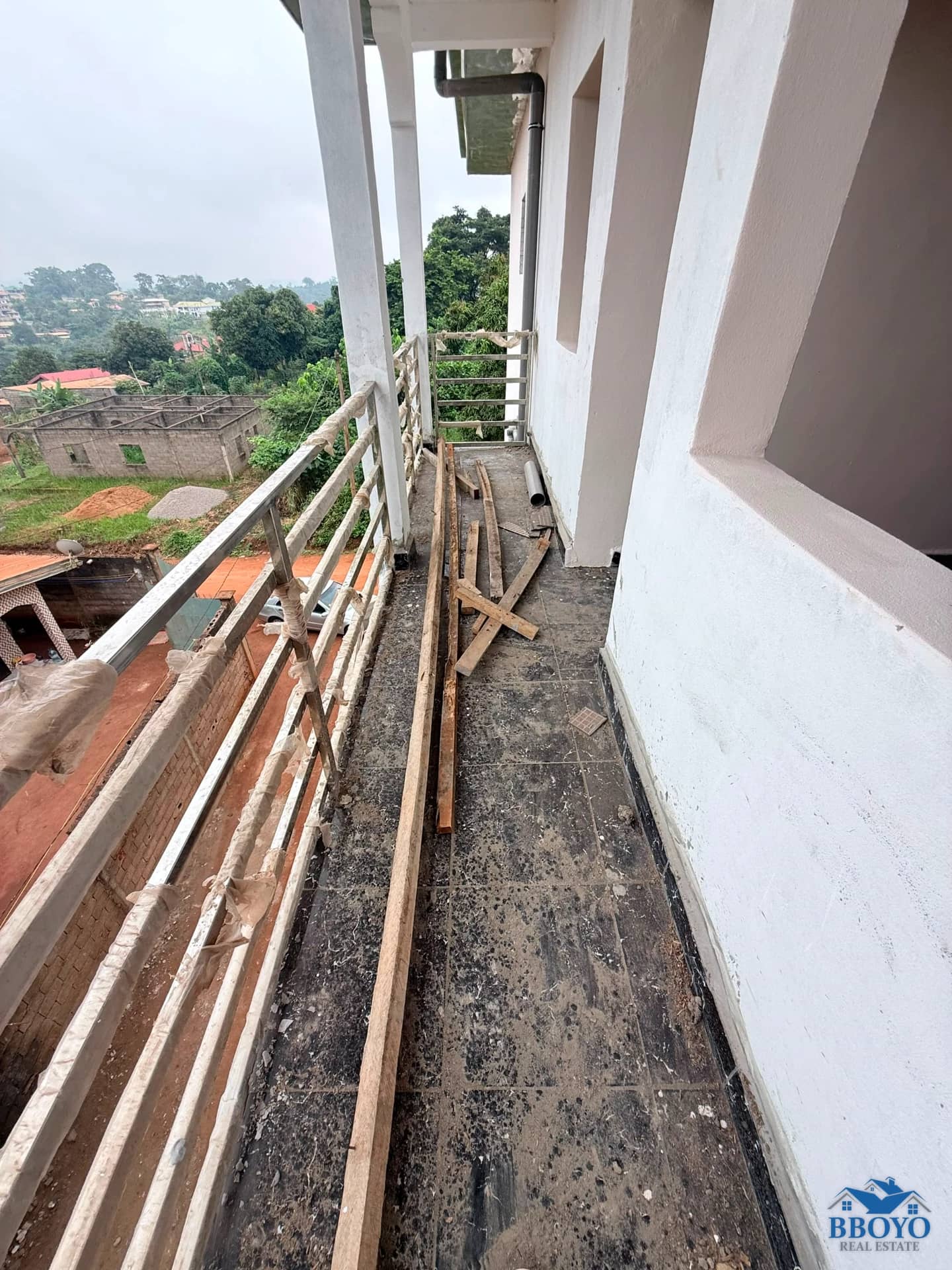 Studio moderne à louer à Nkolfoulou — photo 2