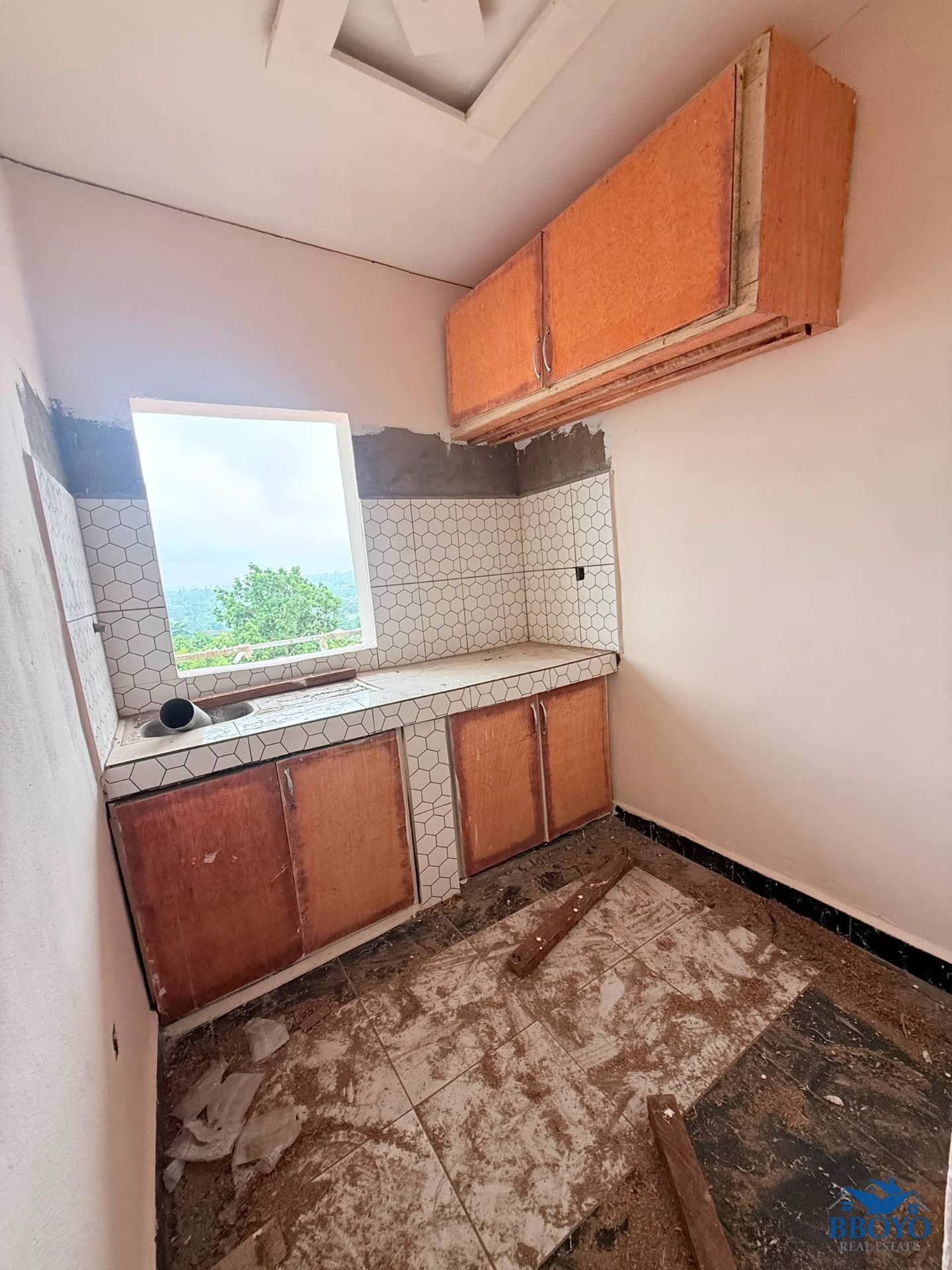 Studio moderne à louer à Nkolfoulou — photo 7