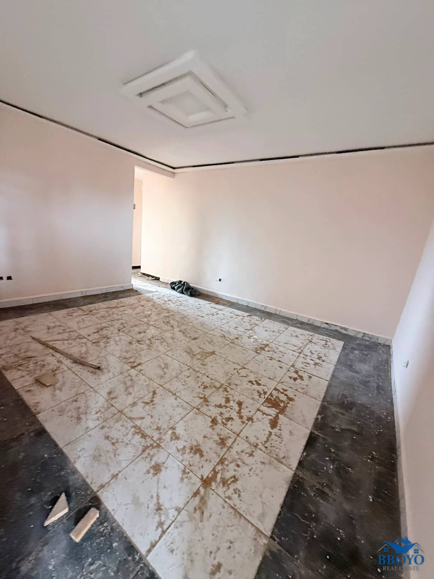 Studio moderne à louer à Nkolfoulou — photo 5