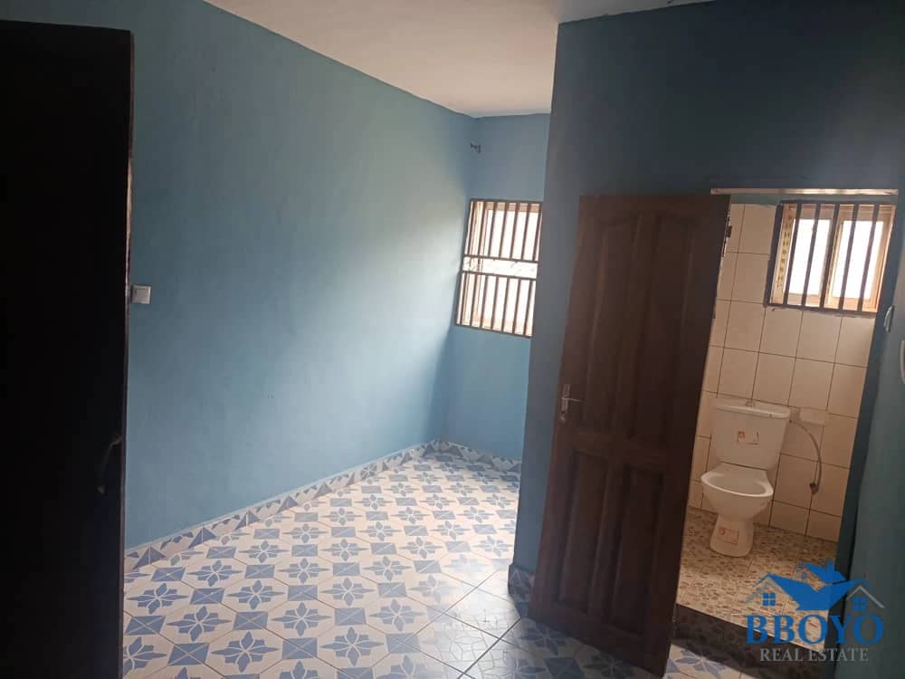 Mr Elvis's compound — photo 6