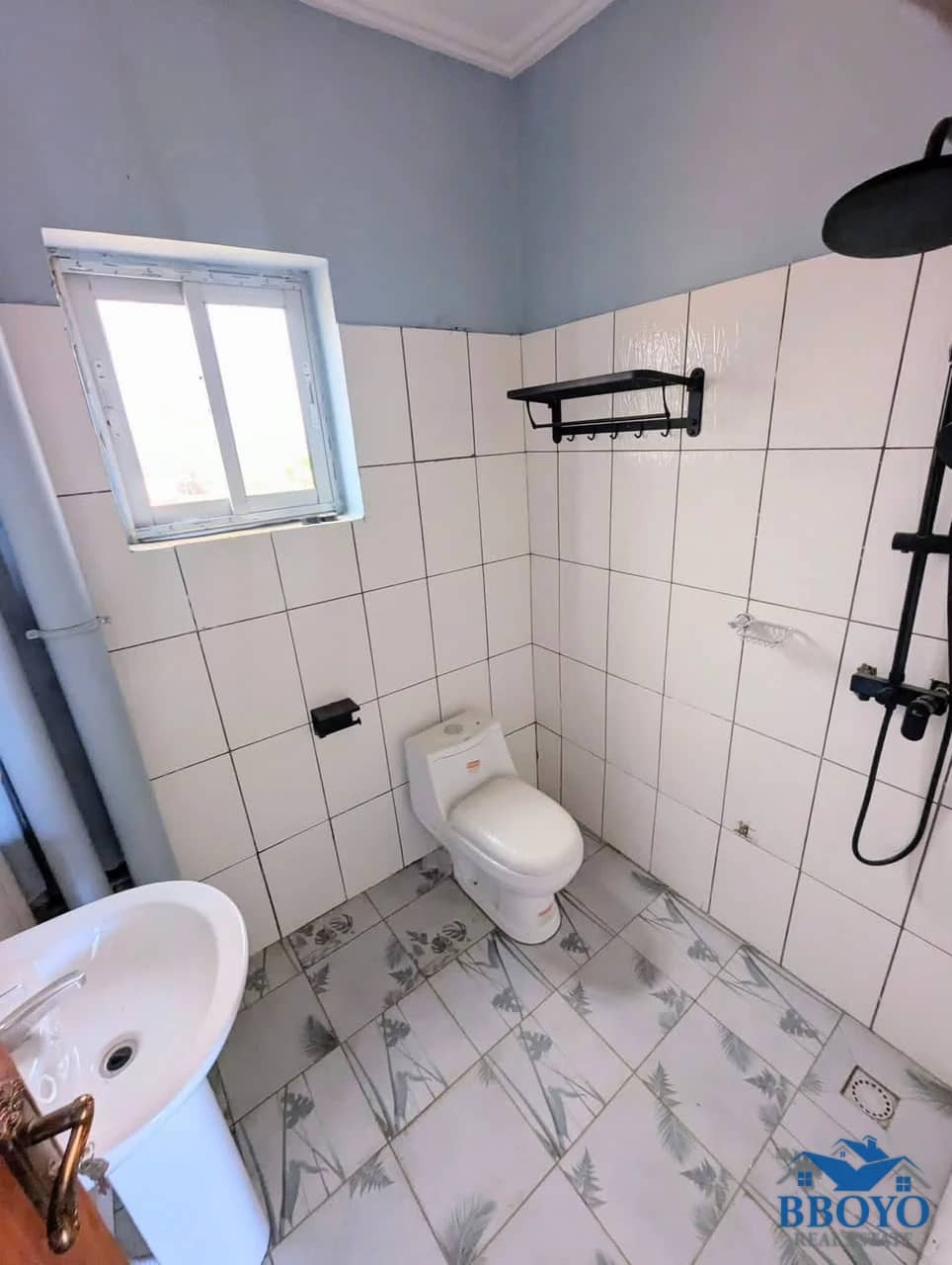 Appartement moderne à louer à Odza — photo 6