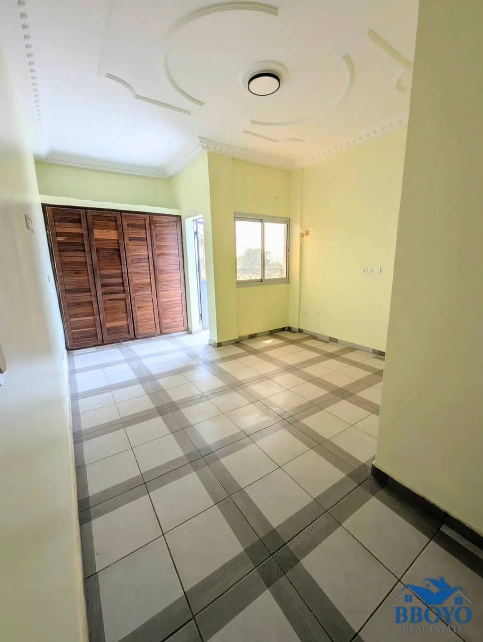 Appartement moderne à louer à Odza — photo 7
