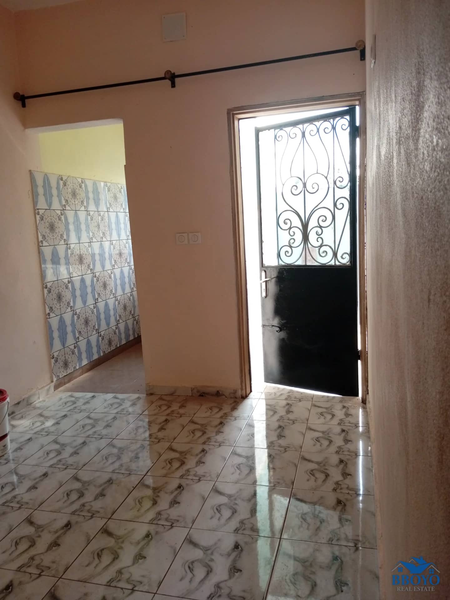 Modern studios at Eleveur Mballa — photo 5