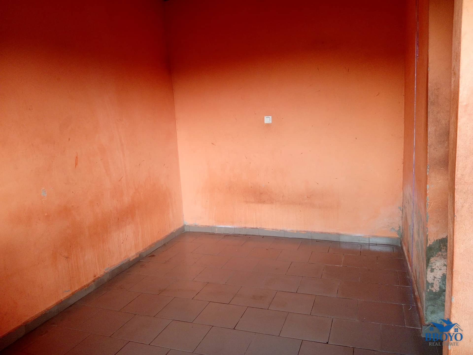 Modern room at Eleveur Mballa — photo 3