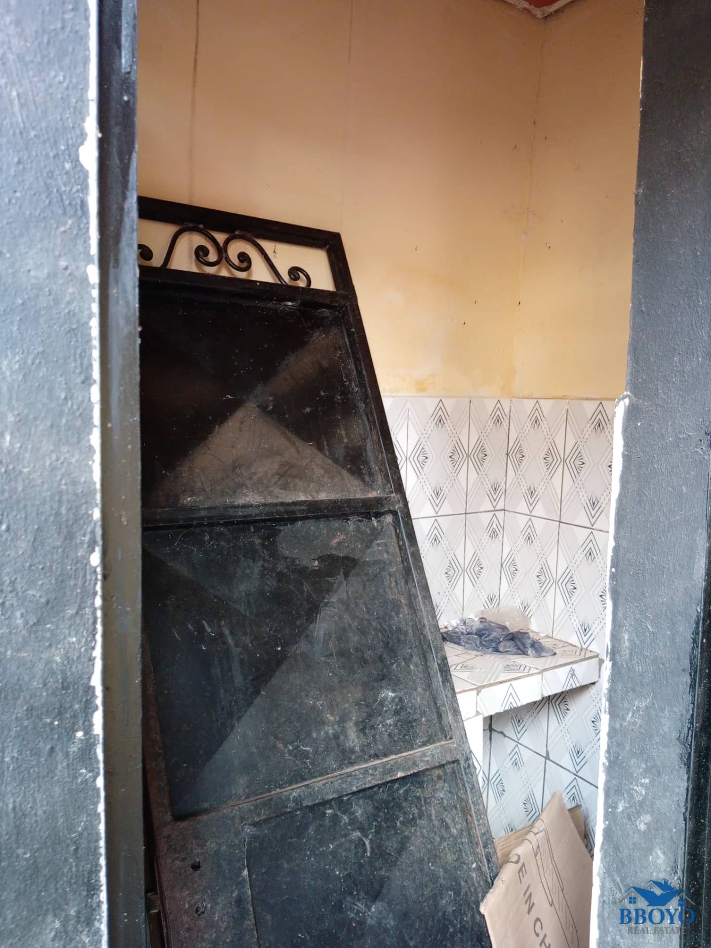 Semi modern studio at Mimboman — photo 3