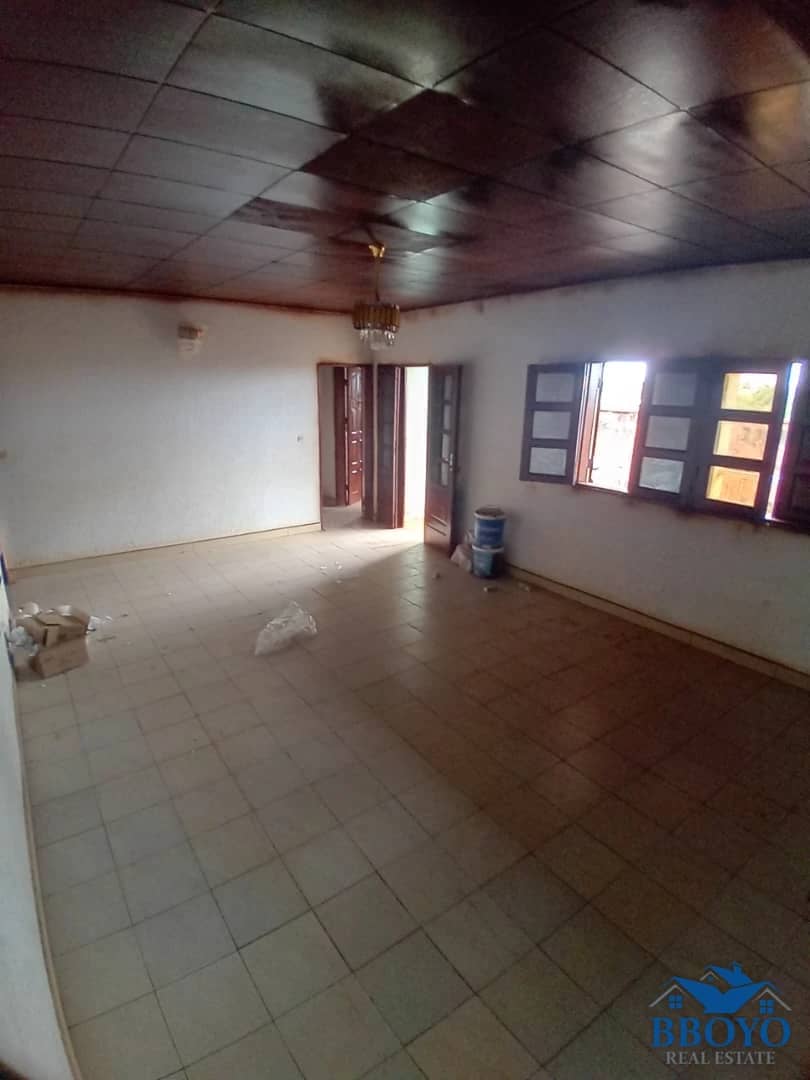 Villa à louer à Émana — photo 2
