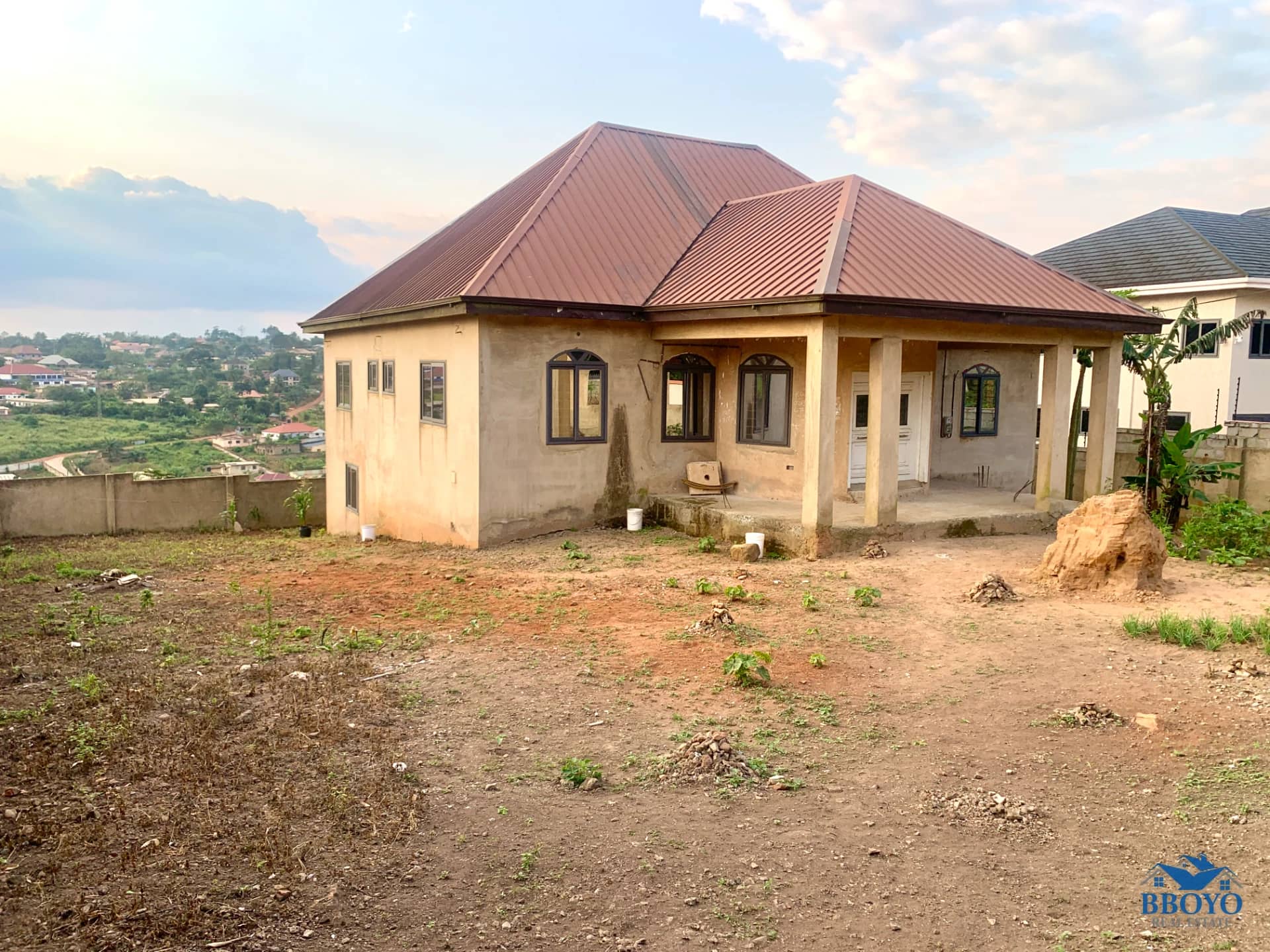 Spacious 4-bedroom house for Sale at Mampong — photo 2