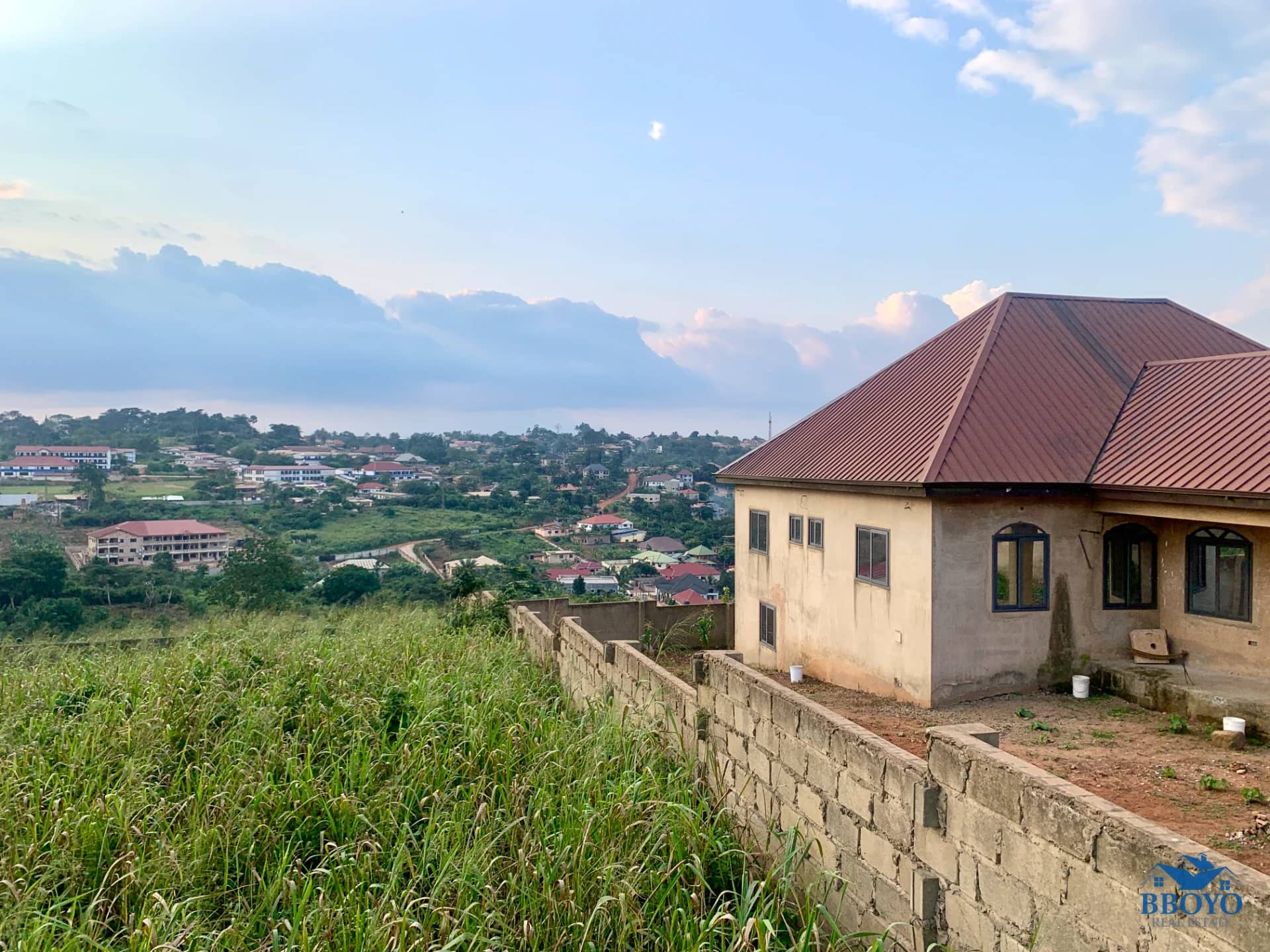 Spacious 4-bedroom house for Sale at Mampong — photo 3