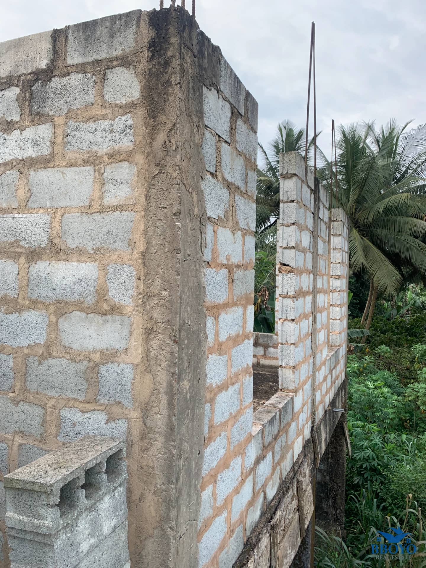 UNCOMPLETED DOWN-BELOW STOREY HOUSE FOR SALE — photo 6