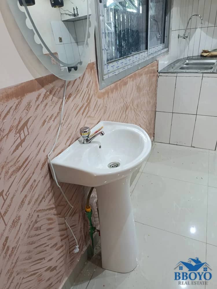 Mr Ogidi's House — photo 2