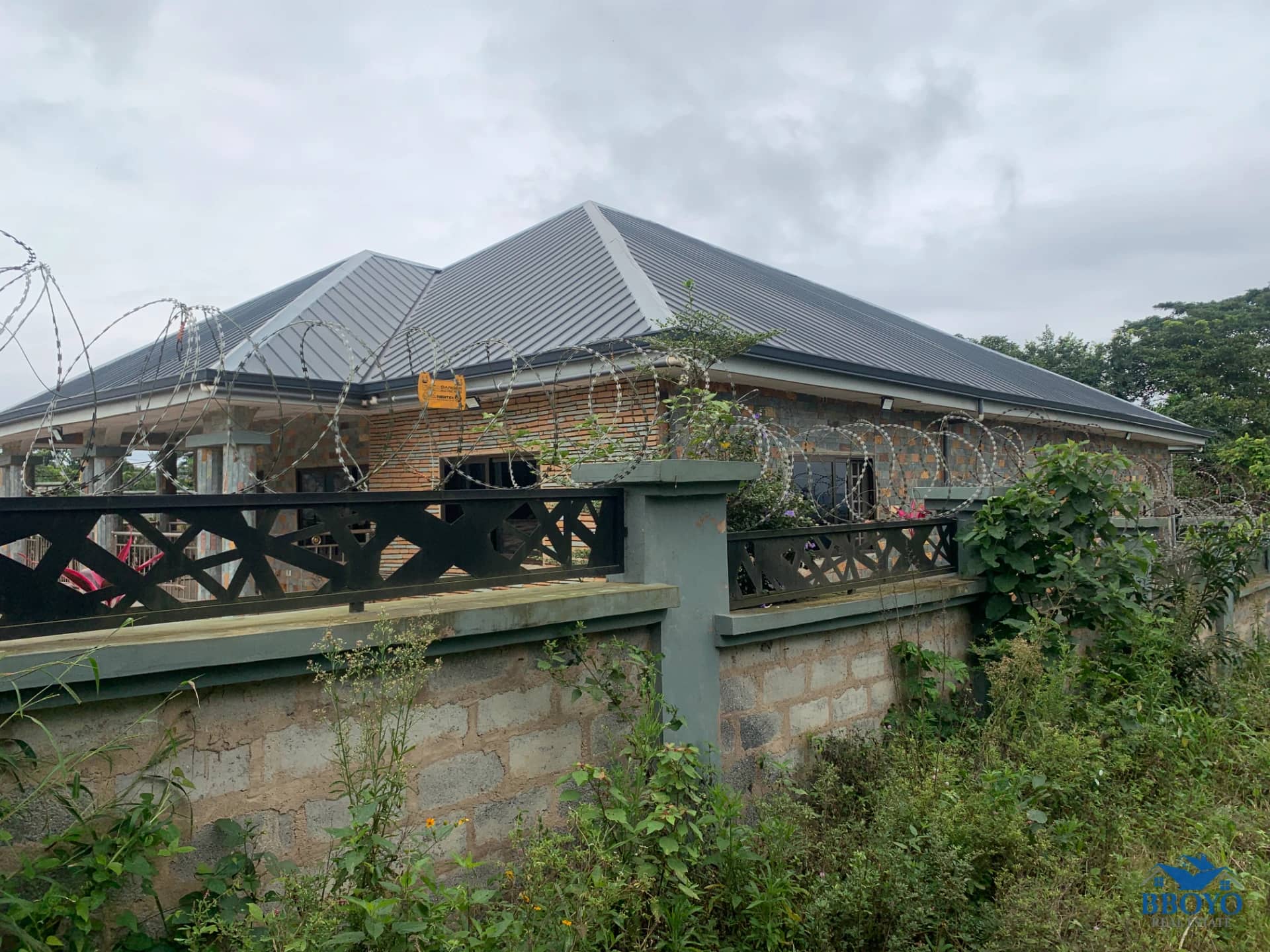 5-Bedroom House with Boys’ Quarters for Sale — photo 3