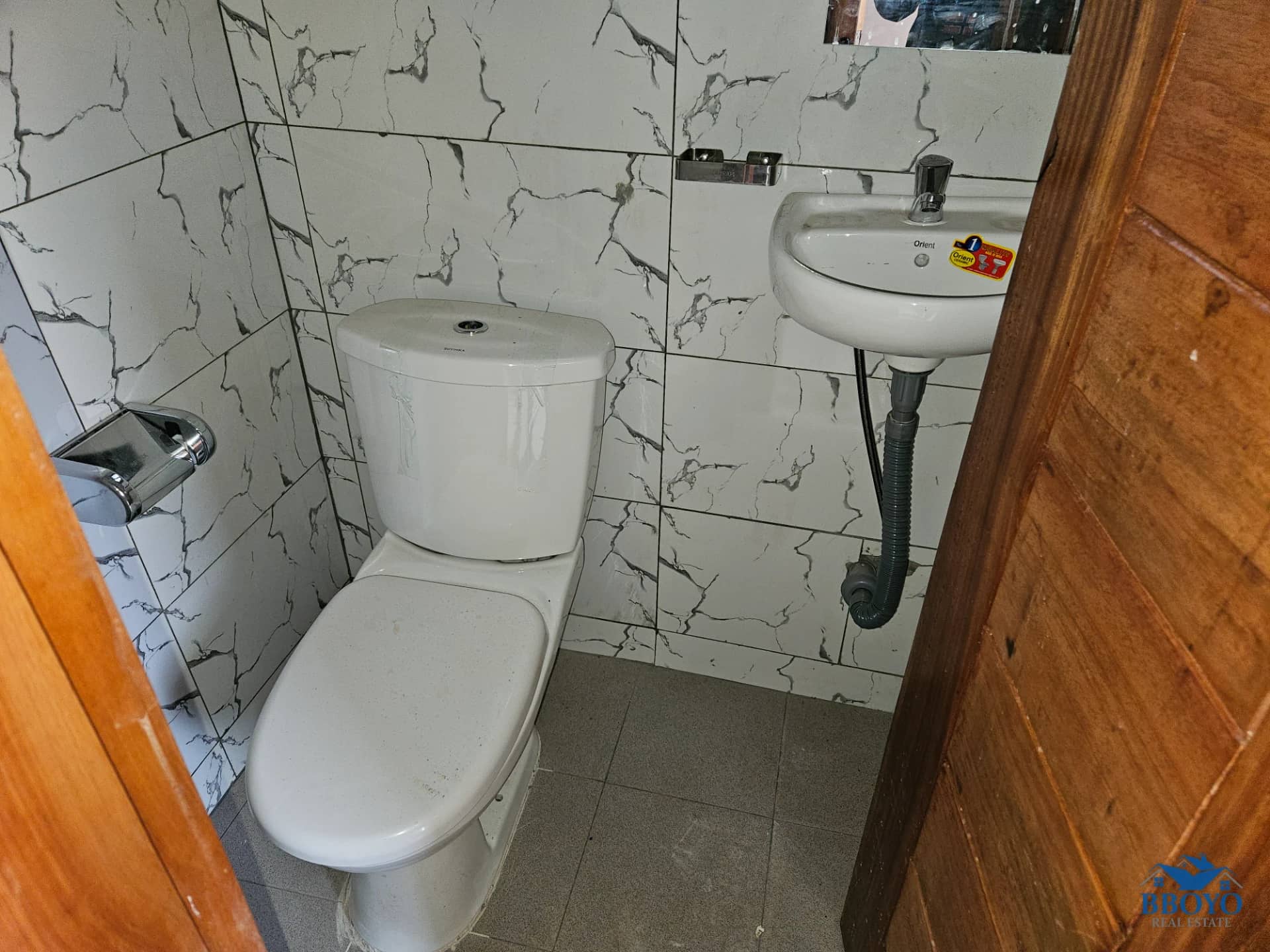 Modern Room available — photo 3