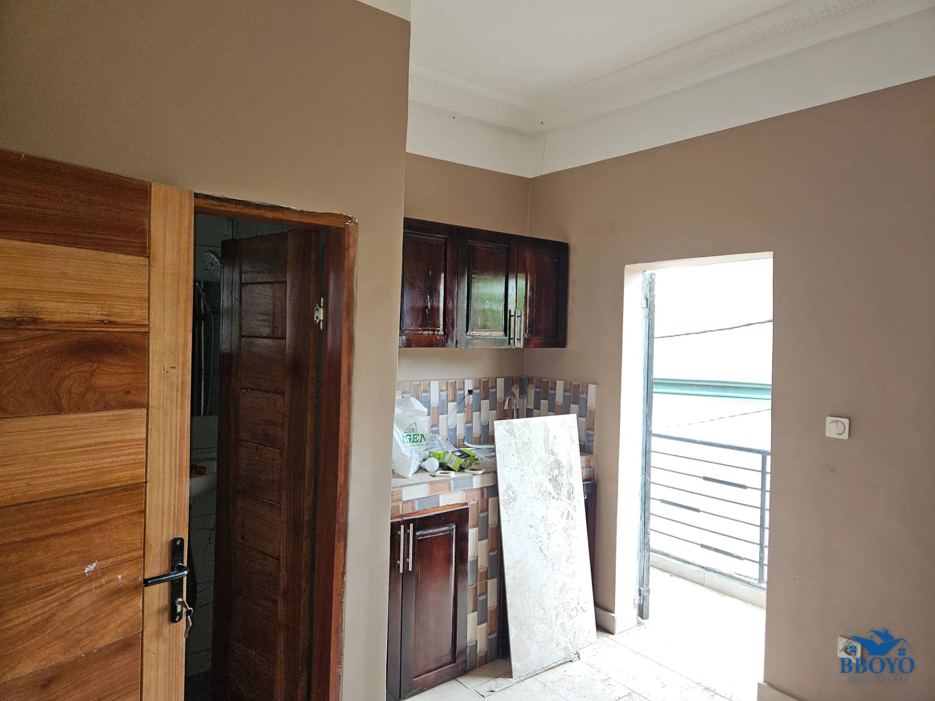 Modern Room available — photo 4
